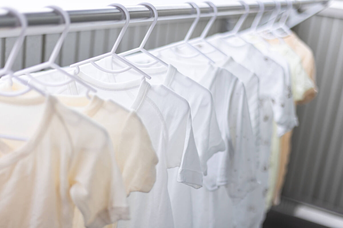 ベビー服が干してある様子