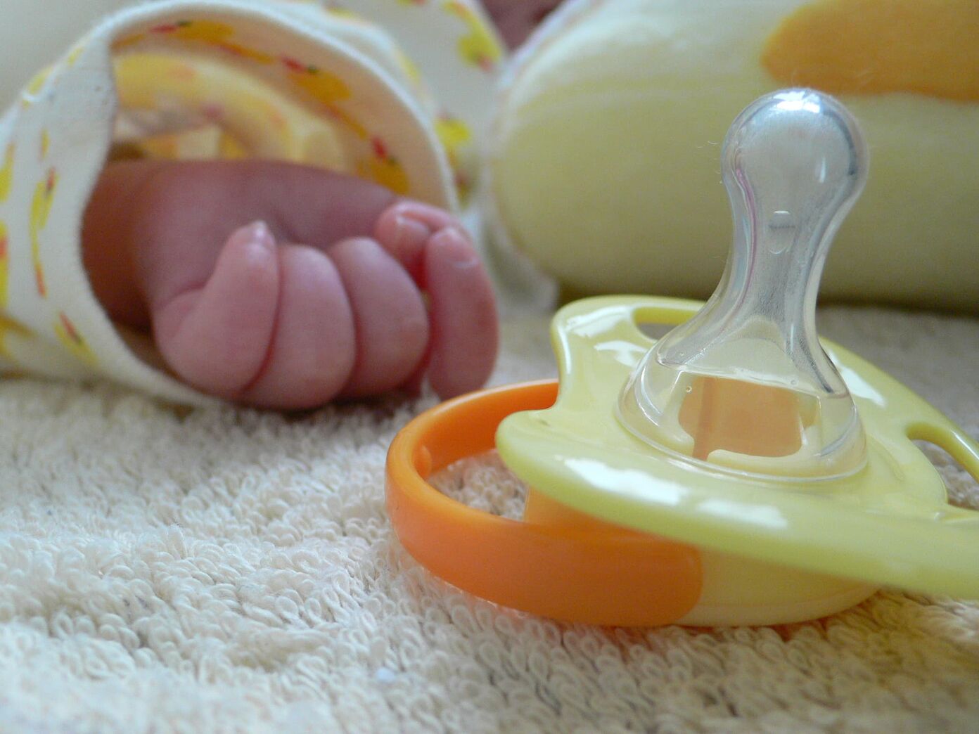 おしゃぶりのおすすめ人気ランキング7選【新生児～6か月】歯並びへの影響やデメリットも解説の画像