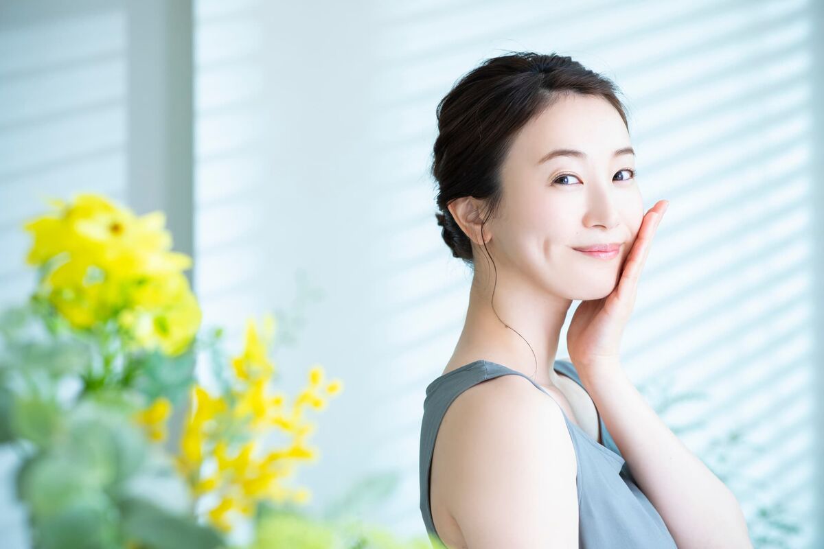 肌がきれいな女性