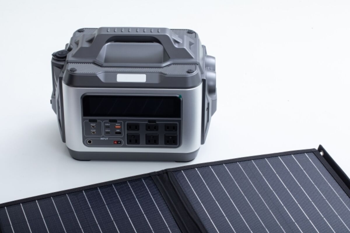 ソーラーつきのポータブル電源