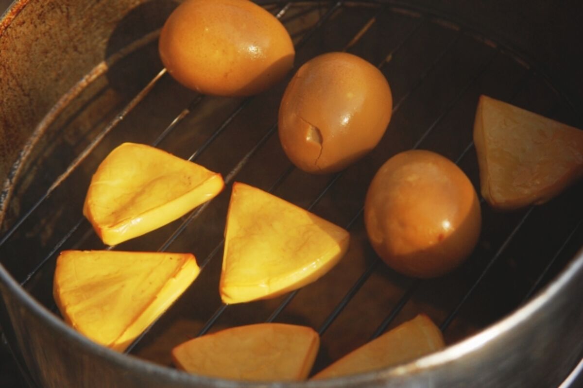 卵とチーズの燻製