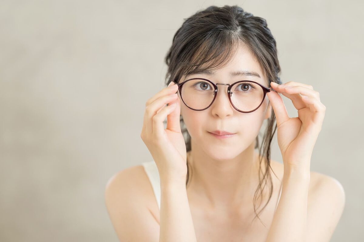 メガネの女性