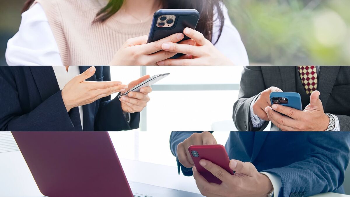 TikTokを見ている人たち