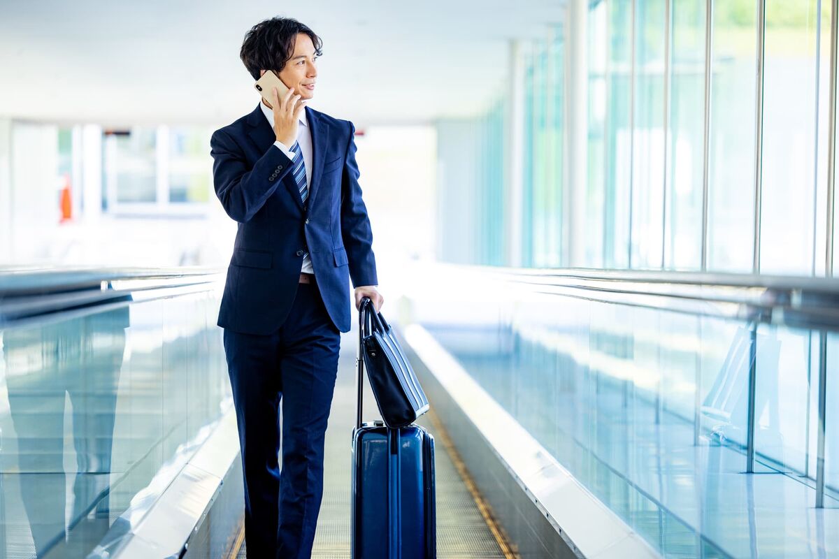 転職を検討している男性