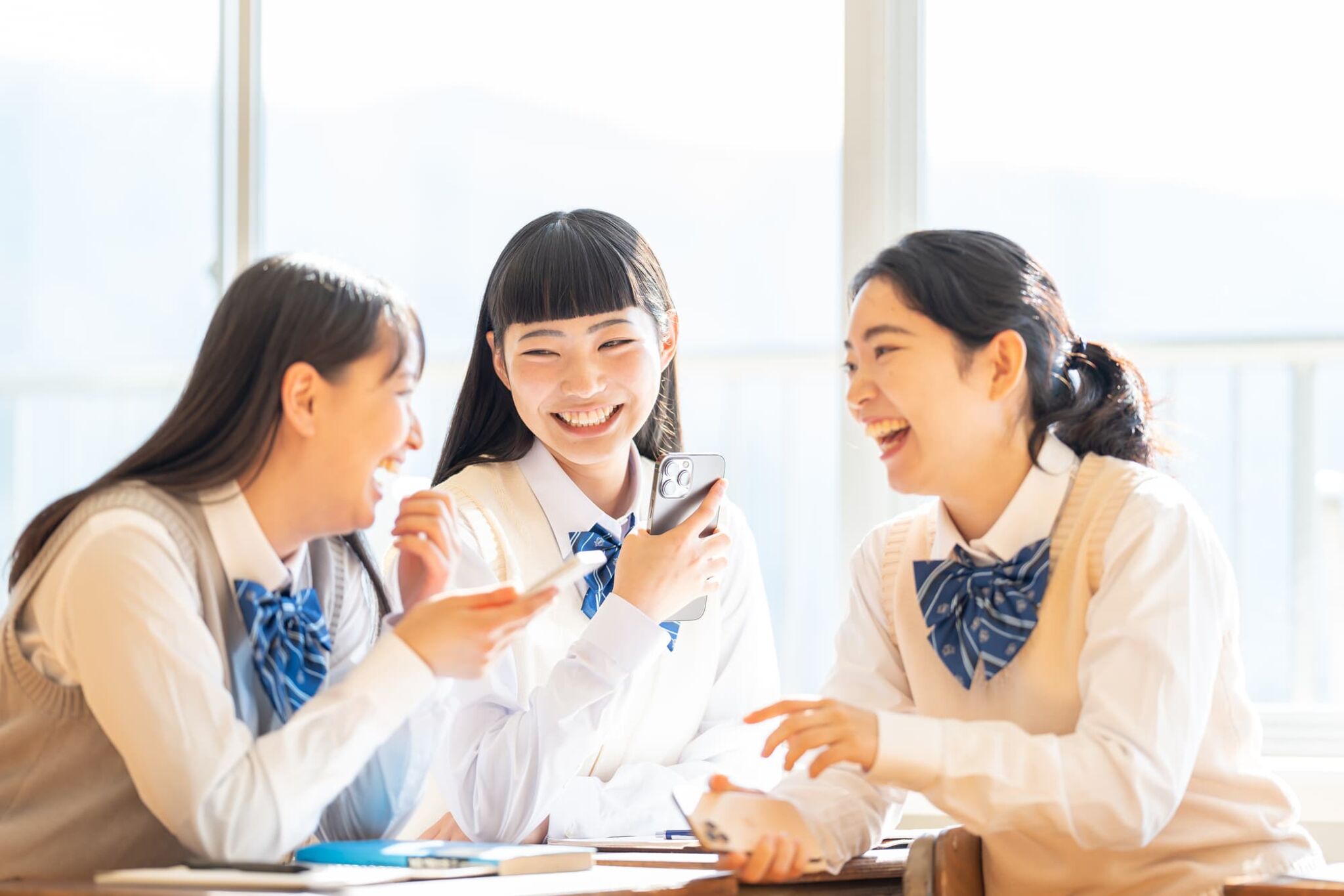 顔診断アプリのおすすめ人気ランキング11選【無料】危険性は？顔が似ている芸能人・国籍、黄金比がわかるの画像