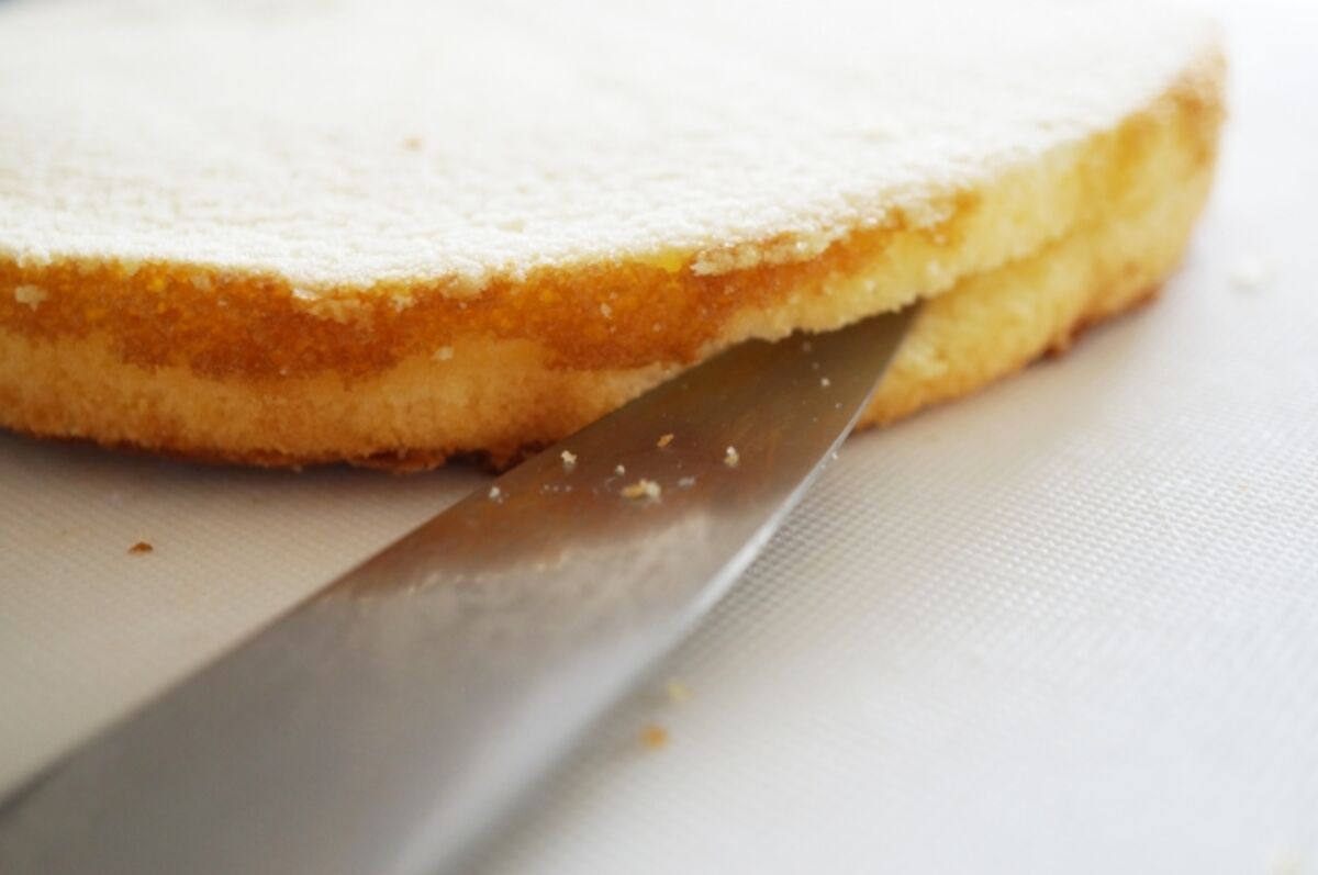スライスされたスポンジケーキ
