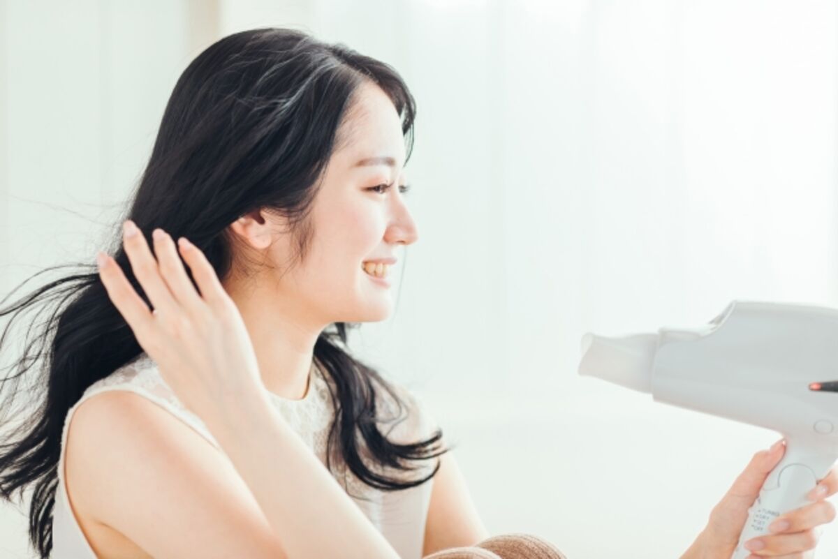 正しいドライヤーでの髪の乾かし方