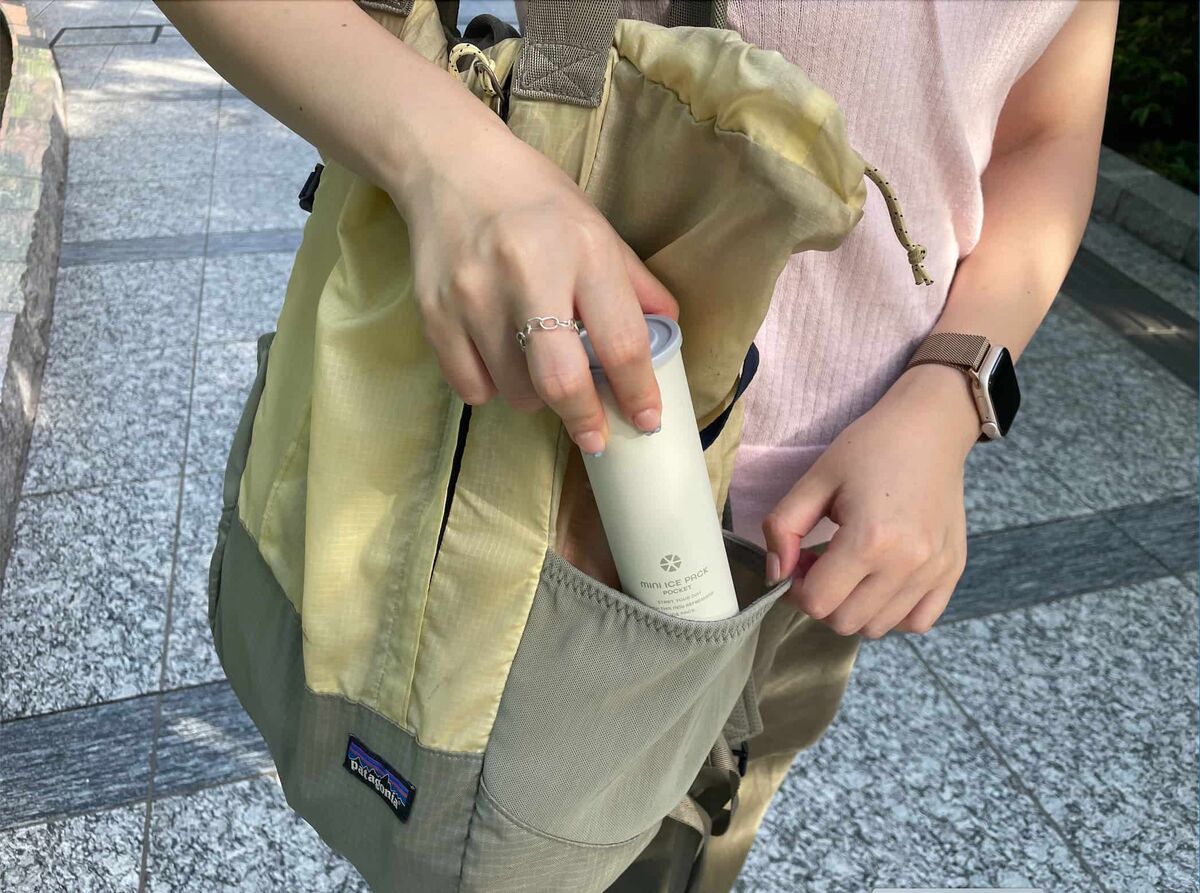 ホルダーのおかげで結露知らず。ためらいなくカバンからサッと取り出せます。