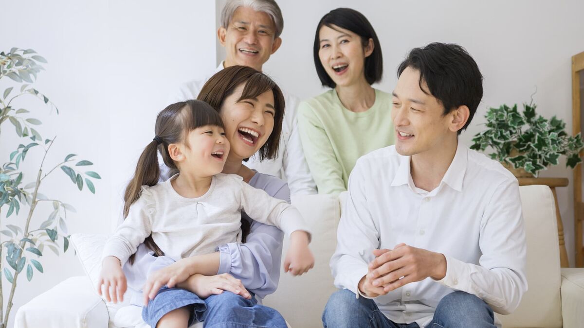 幸せそうな家族の姿