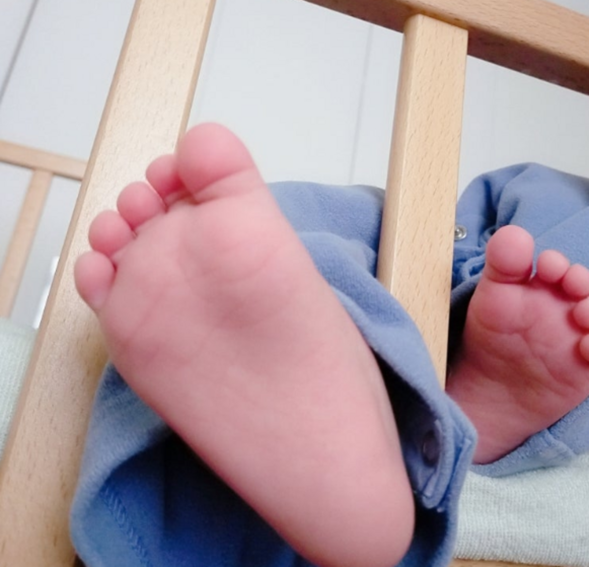 悲しい、ベビーベッド。