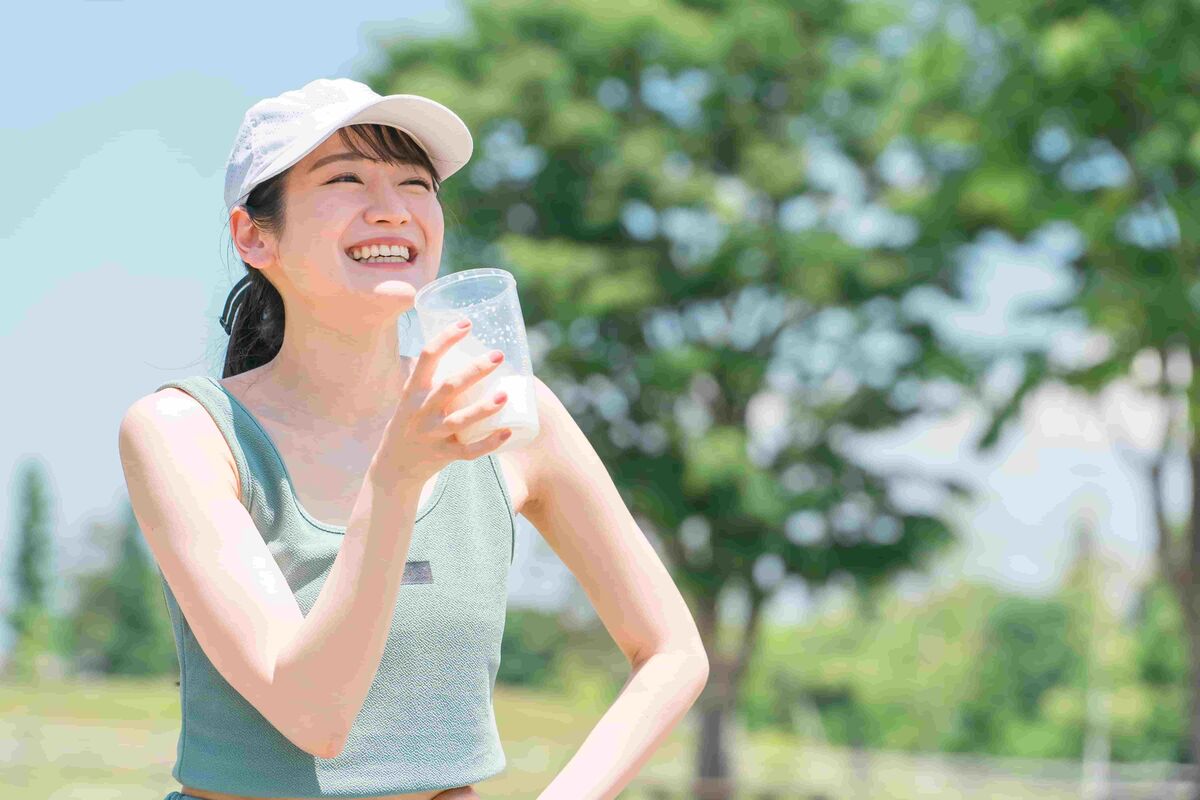 運動中の女性の画像