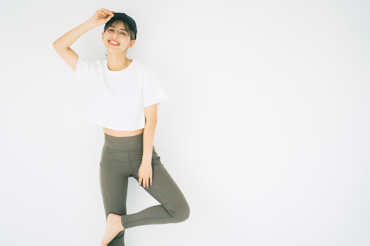 ヨガウェアを着た女性