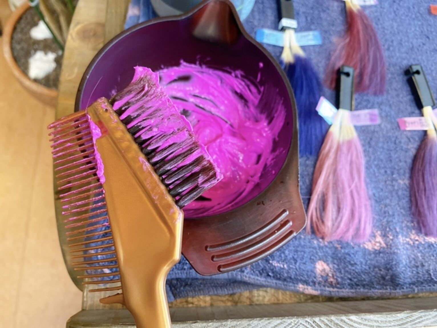 ピンクのヘアカラー剤