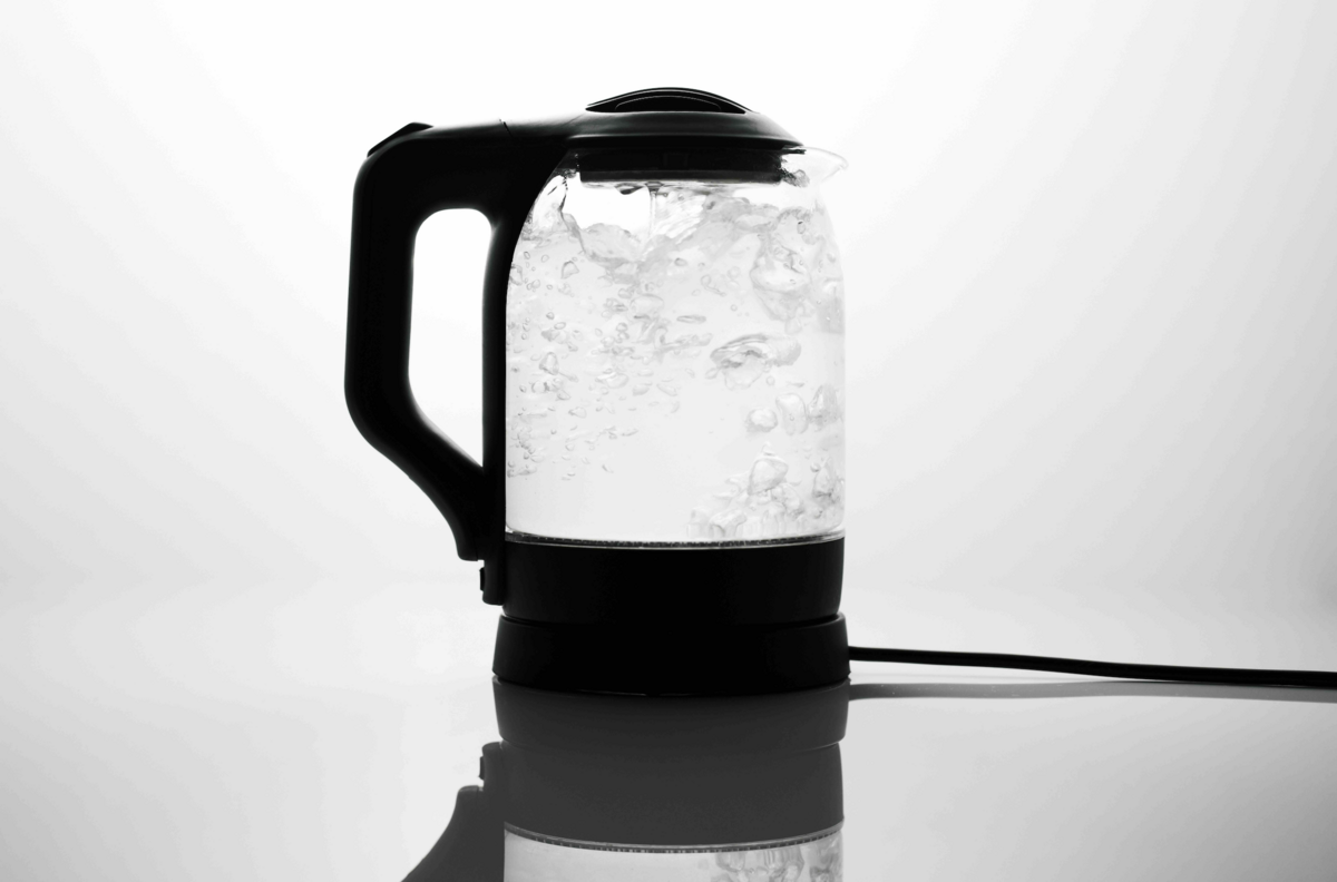 ガラス製の電気ケトル