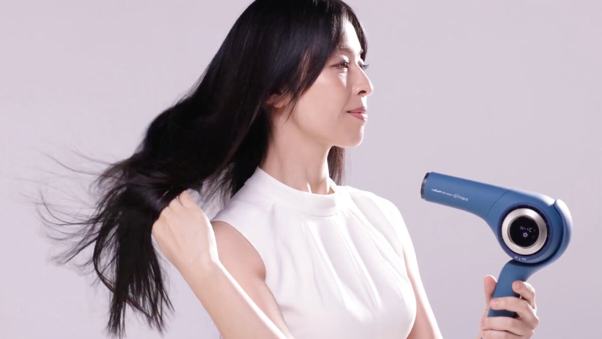 Manaさん愛用ドライヤーradiant hair dryer d/more