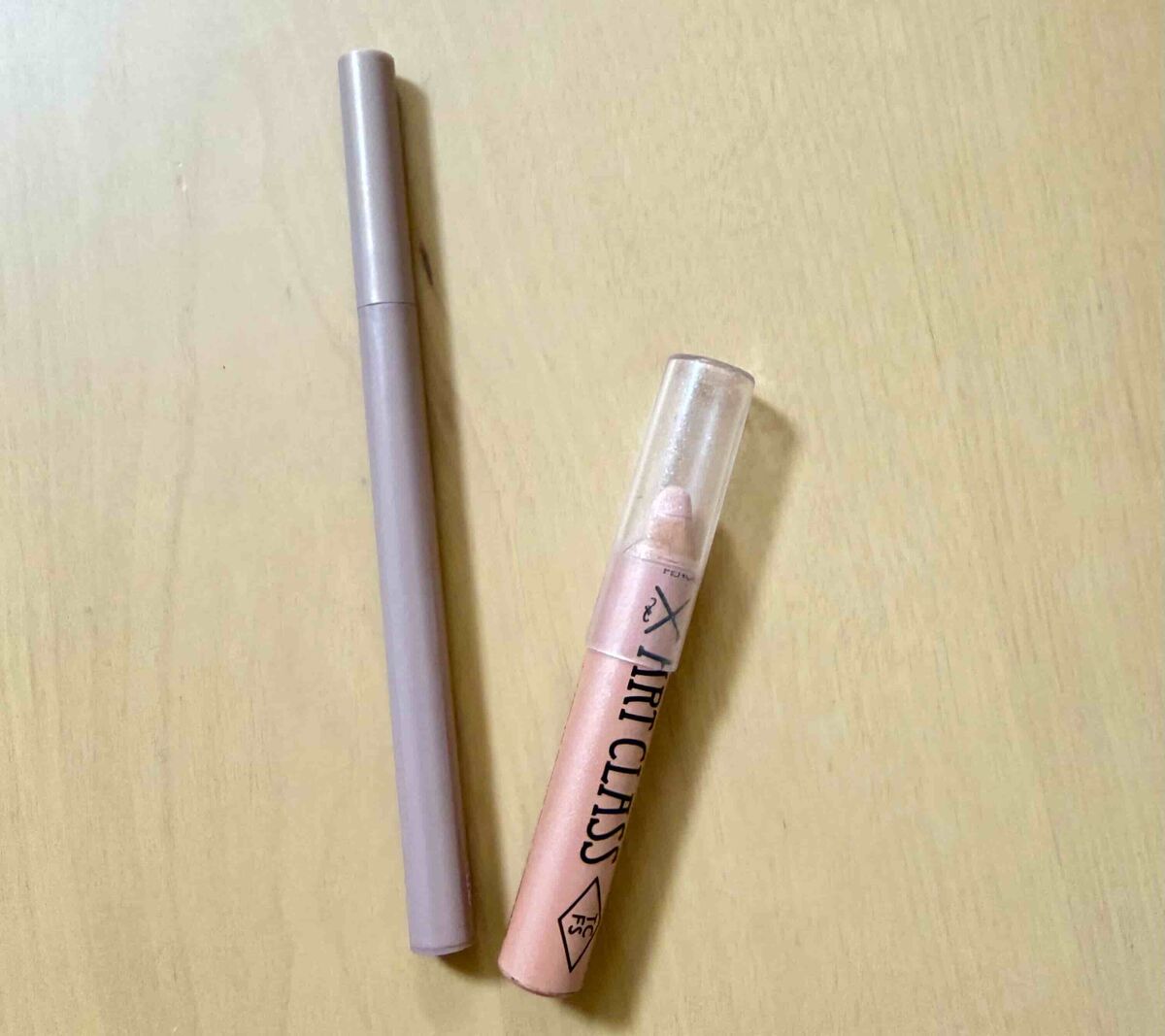 涙袋ライナーとシャワーペンシル