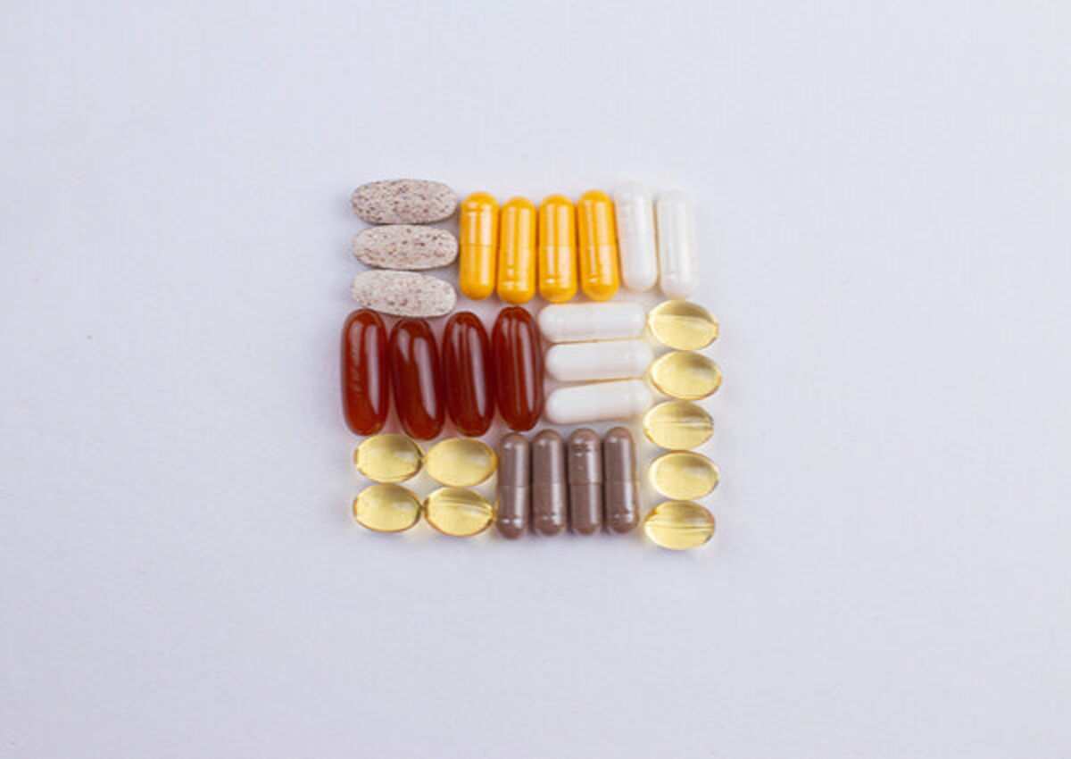 錠剤やタブレットタイプの葉酸サプリメントの画像