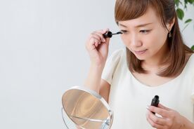 マスカラ下地のおすすめランキング！白くならない対処法は？プチプラも紹介の画像